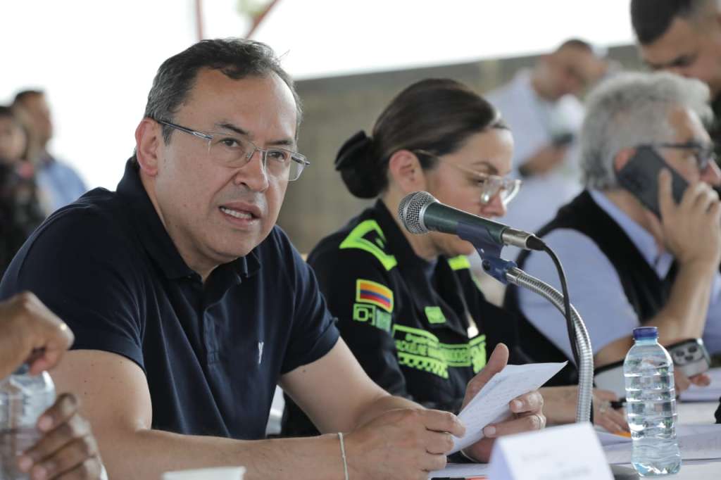 El ministro del Interior, Alfonso Prada, encabeza la estrategia del Gobierno de puestos de mandos unificados por la vida.