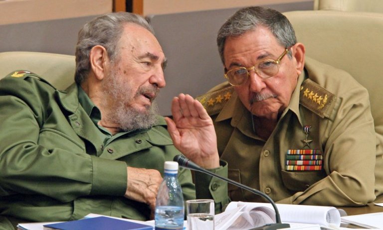 Los Castro, dos hermanos complementarios y unidos por la revolución
