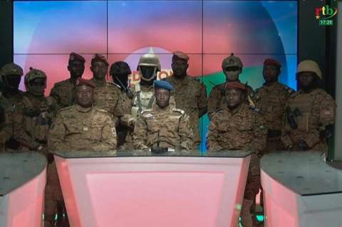 Golpe de Estado en Burkina Faso: militares disuelven el Gobierno y Parlamento