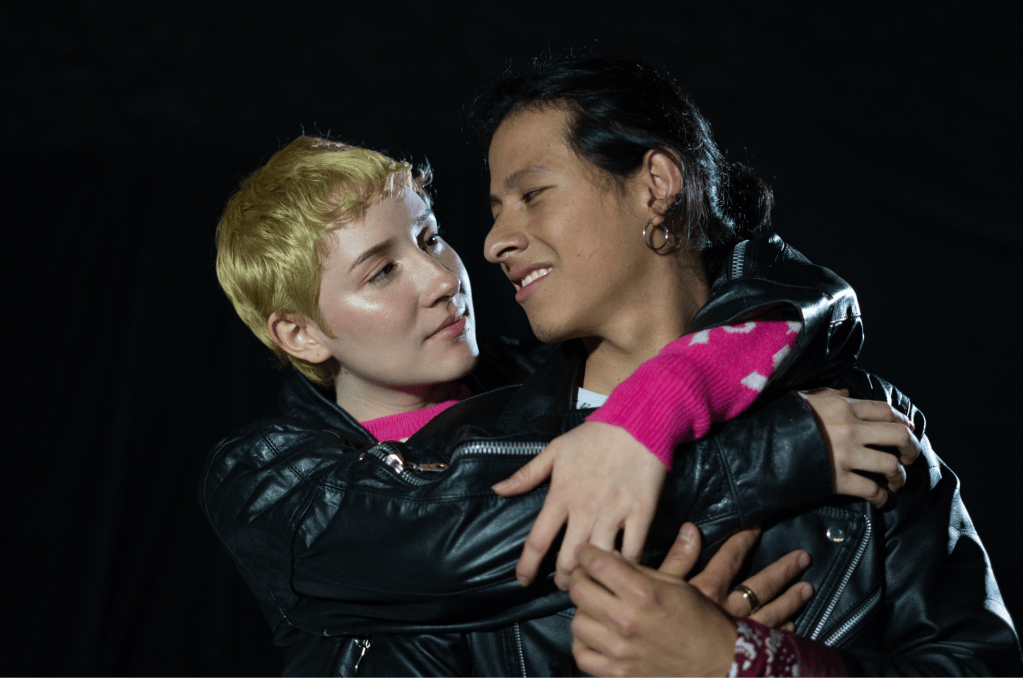 Michelle Salazar y Víctor Palacios protagonizan “Florecita rockera: el musical”.