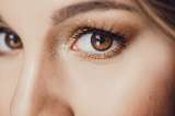 Cómo maquillar los ojos para que se vean grandes