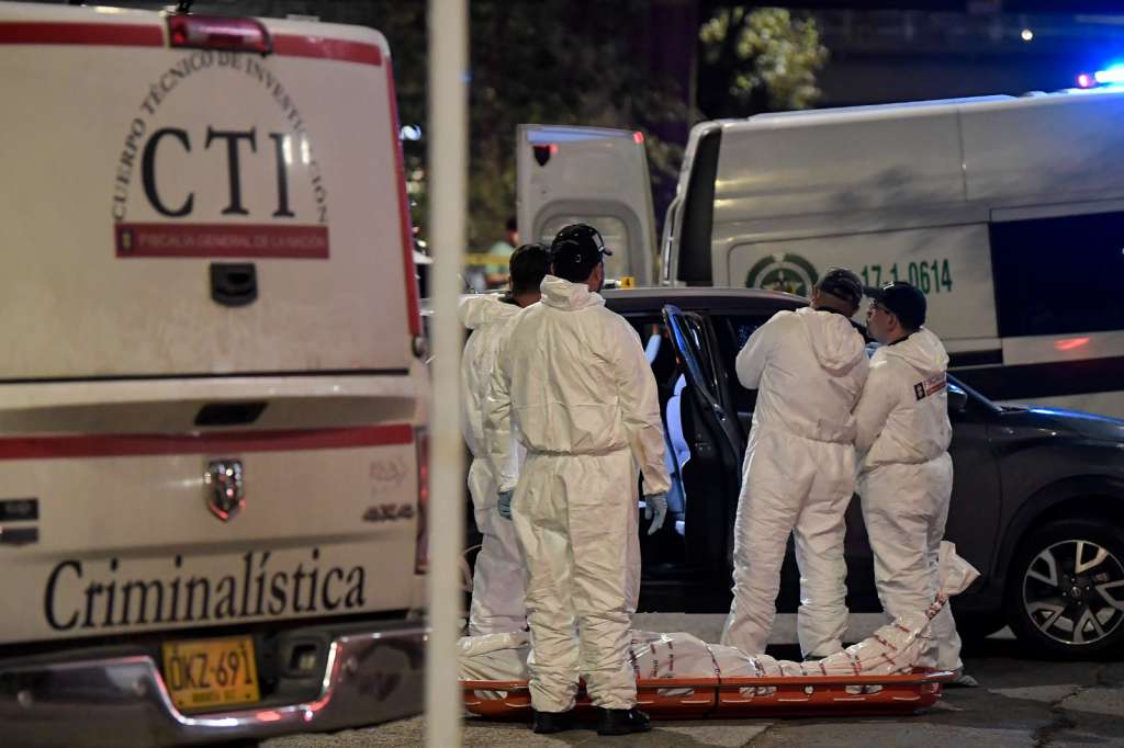 En la tarde de este jueves, a la altura de la Carrera 30 con Calle 80 de Bogotá, fue asesinado el director de la cárcel La Modelo de Bogotá, el coronel retirado Elmer Fernández. Según han manifestado desde el Inpec, el director del penal había recibido amenazas que provenían desde el interior de la cárcel.