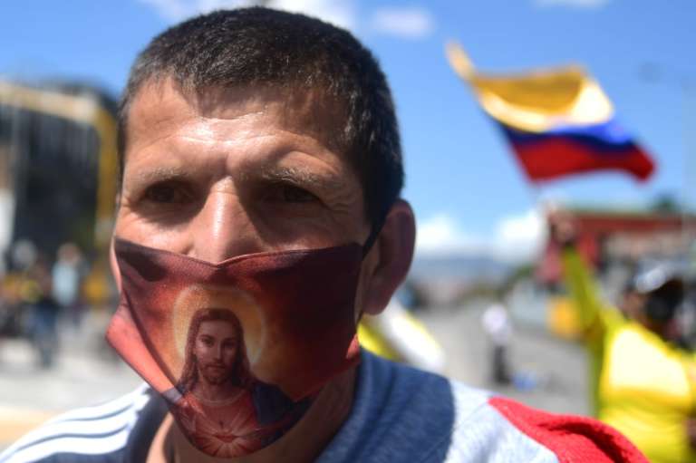 Se trata de más de 100 comerciantes que se reunieron sobre la avenida Caracas, entre la calle 10 y la calle 12, centro de Bogotá.