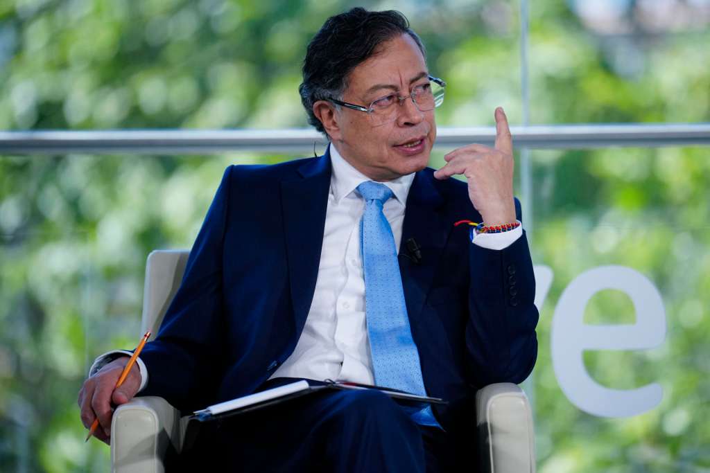 BARCELONA (ESPAÑA), 17/04/2026.- El presidente Colombia, Gustavo Petro durante la segunda entrega de 'Los Desayunos' de RTVE y la Agencia EFE celebrado este viernes en Barcelona. EFE/ Alejandro Garcia