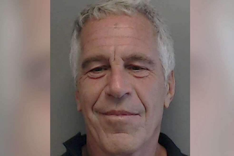 Jeffrey Epstein fue detenido a principios de la semana pasada tras ser acusado de explotación sexual a menores de edad. / AFP