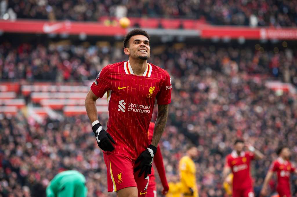 LIVERPOOL (United Kingdom), 16/02/2025.- Luis Diaz of Liverpool celebrates after scoring the 1-0 opening goal during the English Premier League match between Liverpool FC and Wolverhampton Wanderers, in Liverpool, Britain, 16 February 2025. (Reino Unido) EFE/EPA/PETER POWELL EDITORIAL USE ONLY. No use with unauthorized audio, video, data, fixture lists, club/league logos, 'live' services or NFTs. Online in-match use limited to 120 images, no video emulation. No use in betting, games or single club/league/player publications.