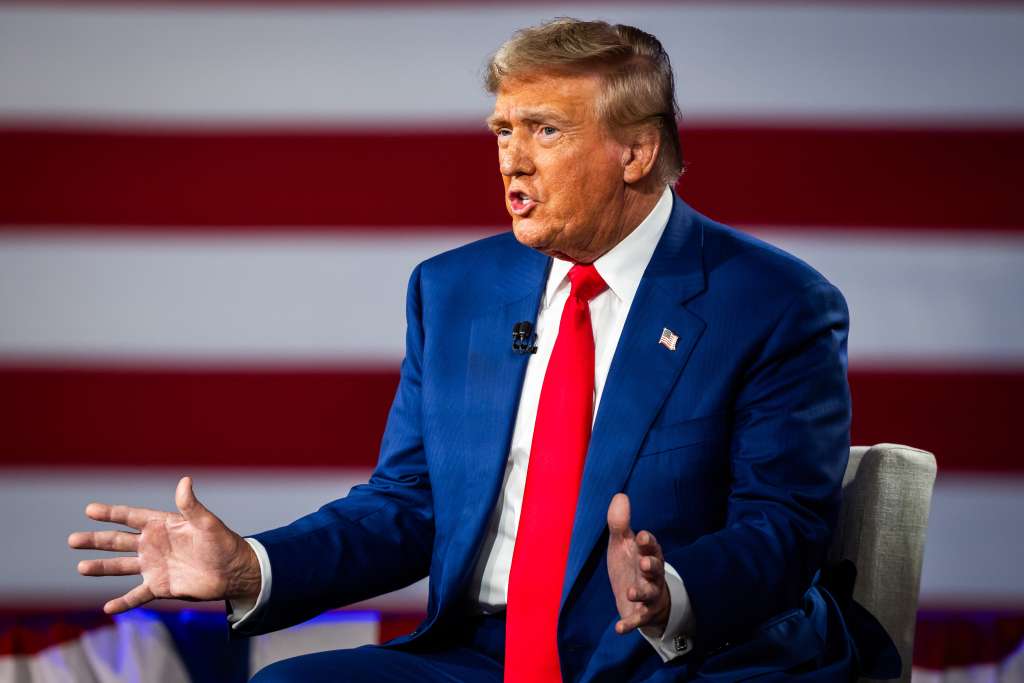Harrisburg (United States), 04/09/2024.- Former US President and current Republican presidential nominee Donald Trump speaks with conservative broadcaster Sean Hannity (Not Pictured) during a FOX News town hall in Harrisburg, Pennsylvania, USA, 04 September 2024. Both Trump and his democratic opponent, Vice President Harris, are devoting and extensive amount of time and money in the battleground state of Pennsylvania. EFE/EPA/JIM LO SCALZO
