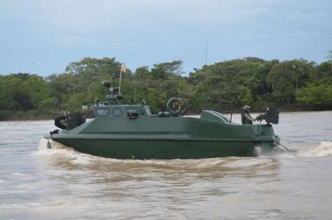 Armada rescató a 23 turistas que quedaron a la deriva en las costas de Santa Marta