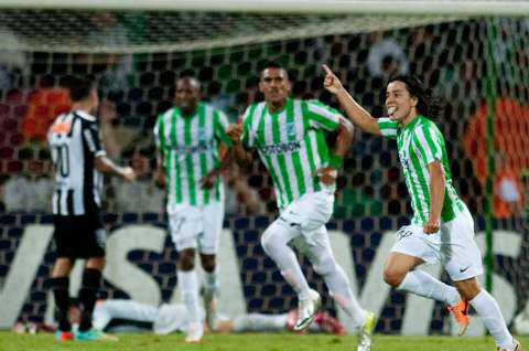 Con golazo de Sherman Cárdenas, Nacional venció a Mineiro en tiempo de adición