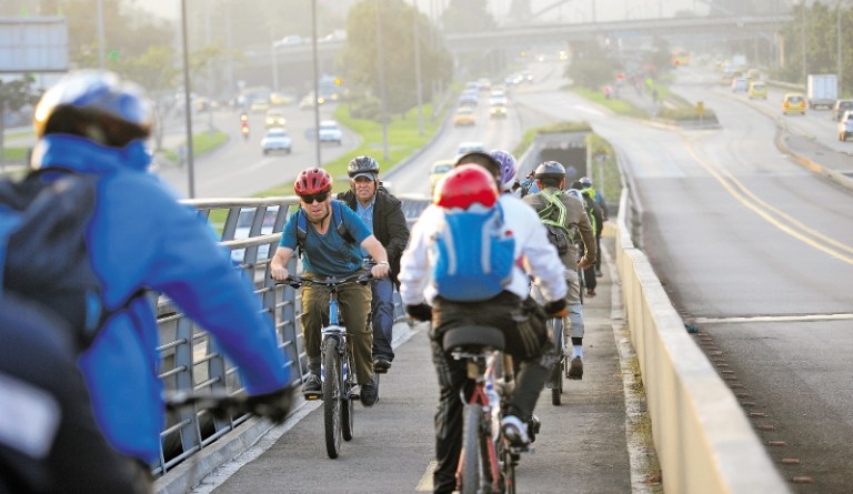 Normas para ciclistas en Colombia: requisitos para transitar en calles y carreteras