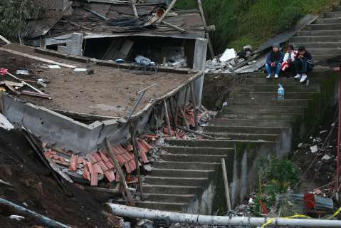 Derrumbe en Alausí, Ecuador, deja al menos siete muertos