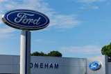 CEO de Ford: ventas de eléctricos caerán a la mitad por políticas de Trump