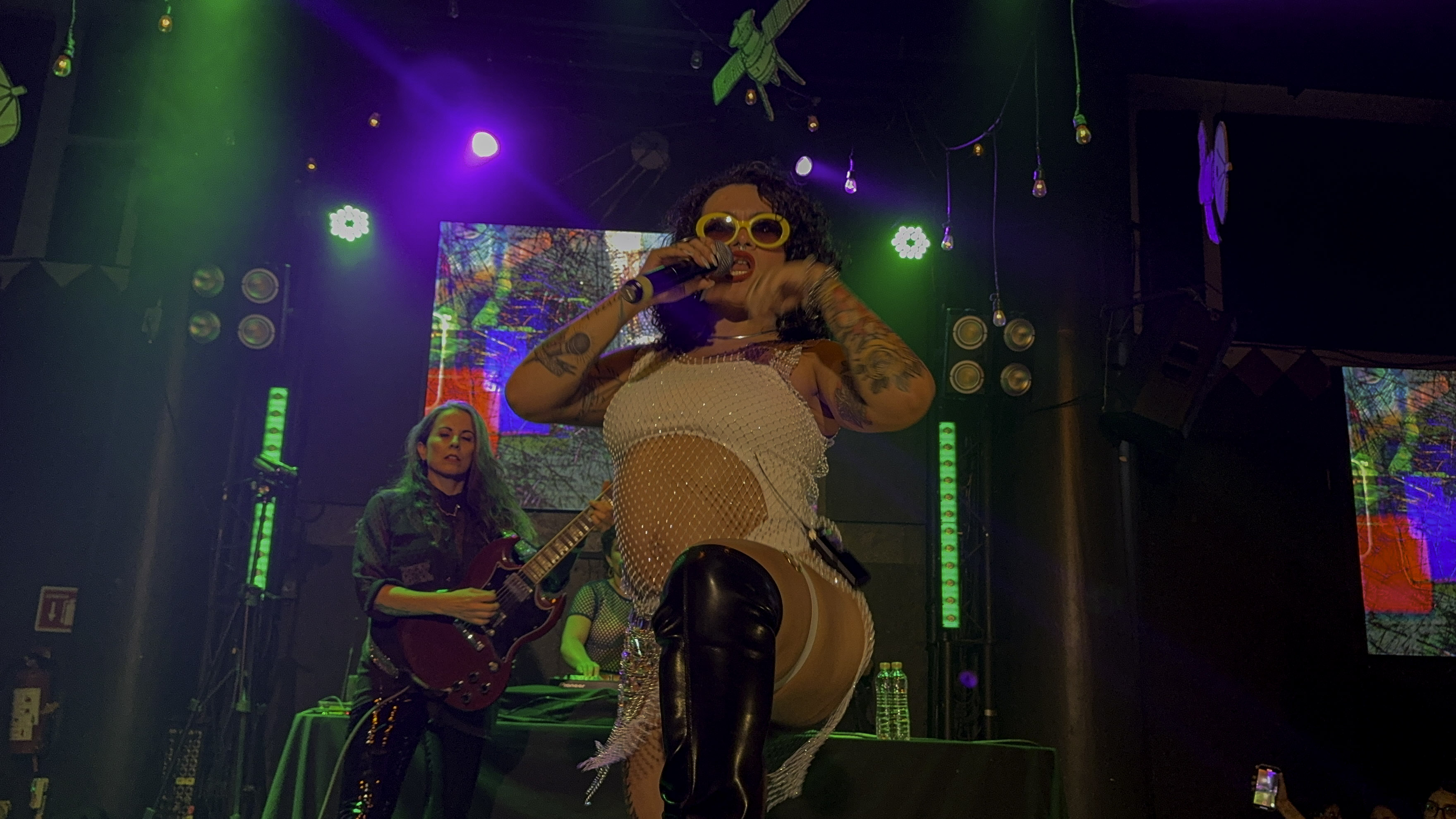 Junto a Audry Funk, Rebeca Lane lanzó hace poco el nuevo álbum “40tonas y Sabrosas”.