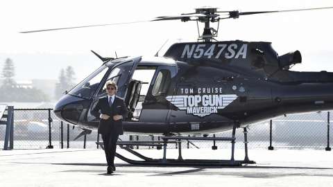 Video: ¿cómo llegó Tom Cruise a la premier de “Top Gun: Maverick”?