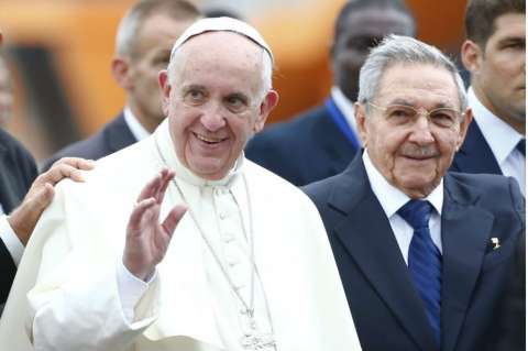 Expectativa por misa que oficiará el papa en la Plaza de la Revolución