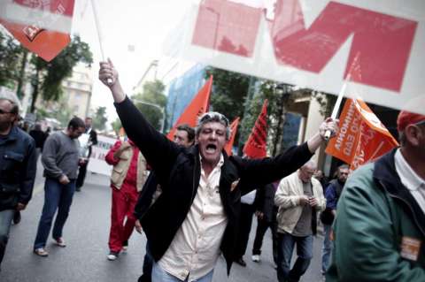 Grecia inicia operación de compra de una parte de su deuda