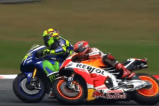 Continúa la arremetida contra Valentino Rossi por polémica patada