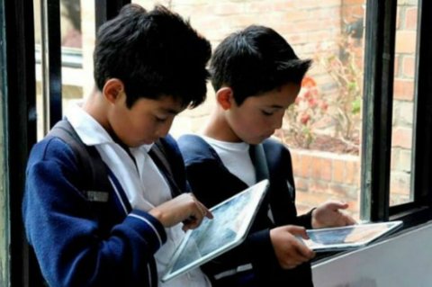 MinTic y Alcaldía de Bogotá entregan cerca de 8.000 dispositivos electrónicos en colegios oficiales