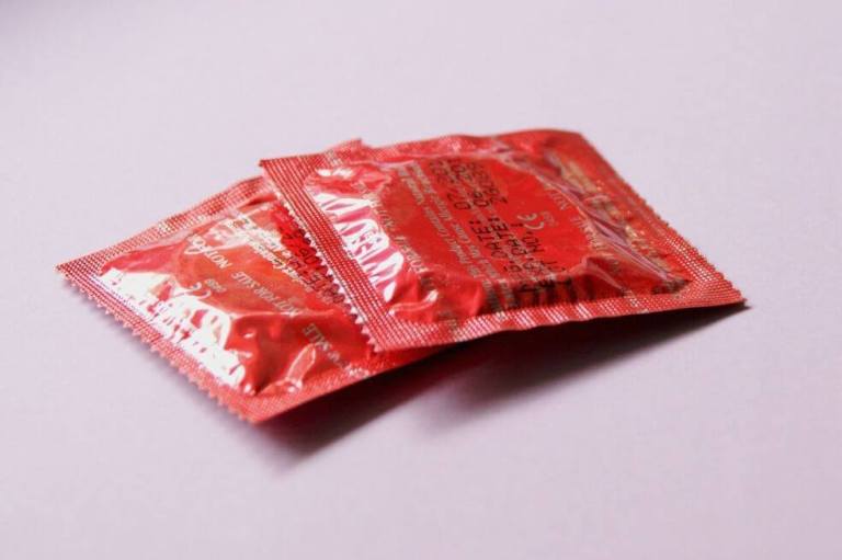 5 errores comunes al usar condón ¡Prioriza un sexo seguro!