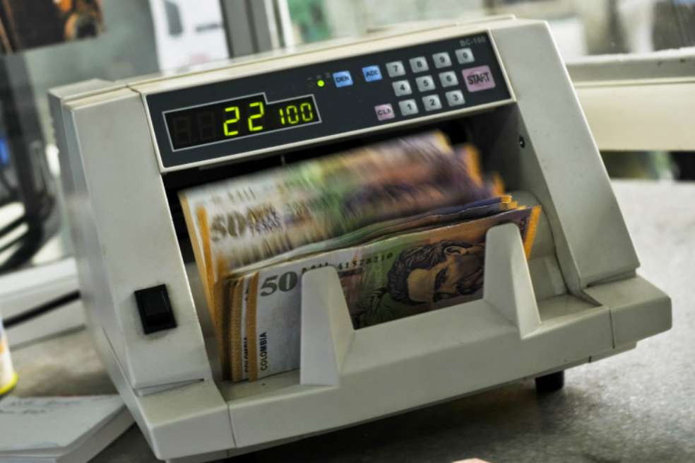 Bloomberg News