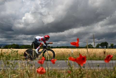 Juan Sebastián Molano, afectado en la caída de la quinta etapa del Tour Polonia