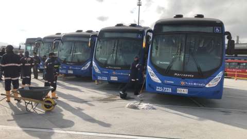 Transmilenio: Alcaldía hace entrega de 64 buses a gas natural