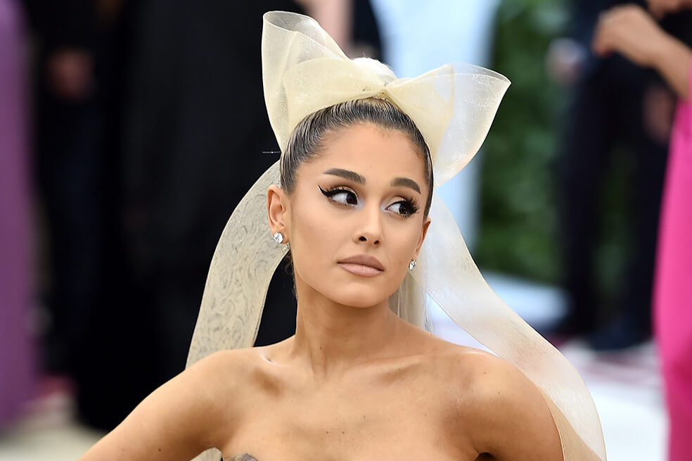 Ariana Grande lanzó “Positions” el 30 de octubre de 2020 y desde el 7 de noviembre alcanzó el número 1º. De hecho, cinco canciones se posicionaron en el primer lugar de la lista Billboard Hot 100.