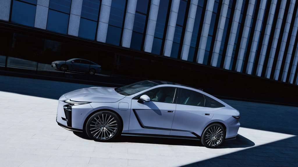 Lexus presenta la octava generación del ES, ahora híbrido y eléctrico para 2026
