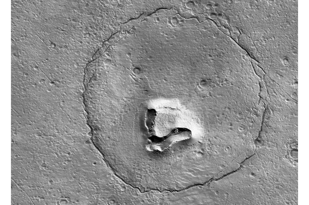 La imagen de la roca fue tomada por Mars Reconnaissance Orbiter (MRO), de la NASA.