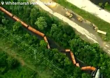 Video: tren de carga con materiales peligrosos se descarriló en Pensilvania