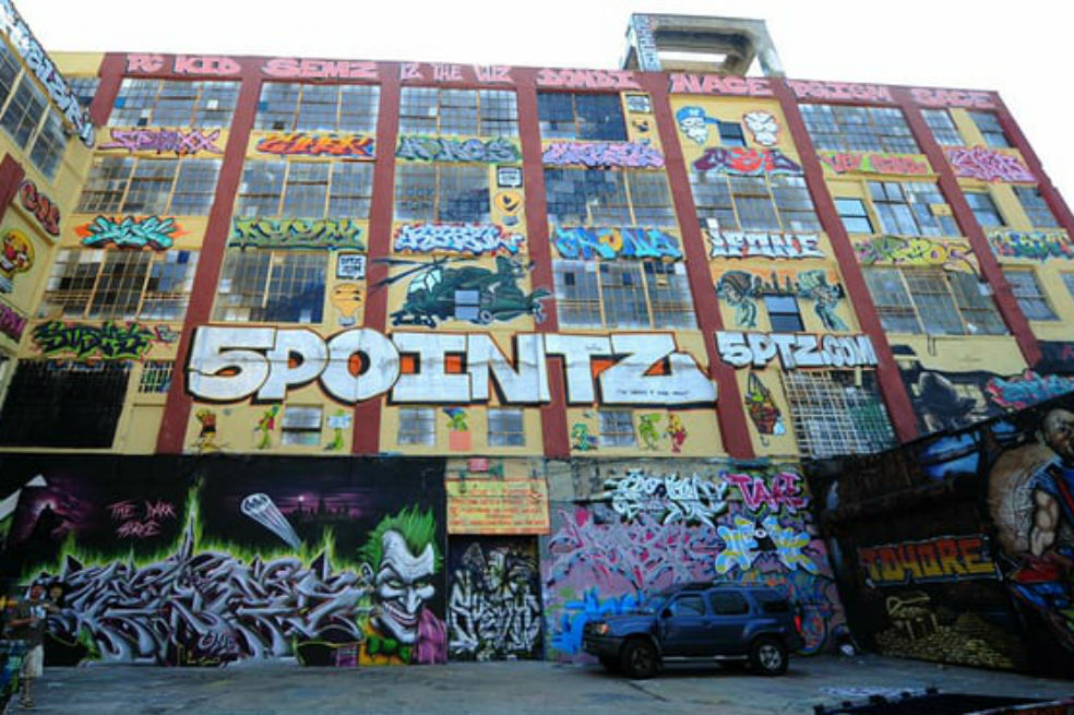 El legendario edificio 5Pointz fue un atractivo turístico de la ciudad de Nueva York por sus murales. En 2014 el inmueble fue demolido por completo. / AFP