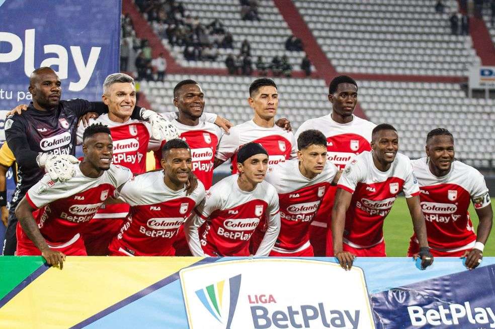 Santa Fe abrió el marcador ante Once Caldas gracias a un remate cruzado de Alexis Zapata. La asistencia fue de Omar Fernández Frasica.