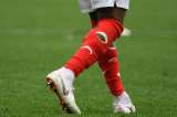 Danny Rose y la moda de jugar con las medias llenas de agujeros