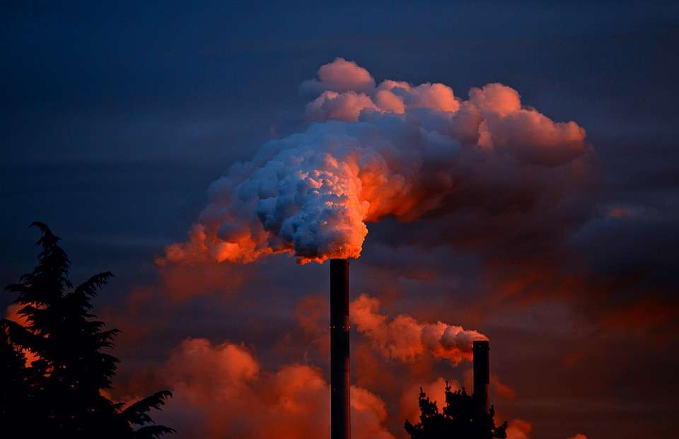 Para el término de 2018, las emisiones de CO2 crecerán alrededor del 2,7%, hasta llegar a las 37,1 gigatoneladas. / EFE