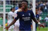 Real Madrid venció al Elche de Mojica y Palacios