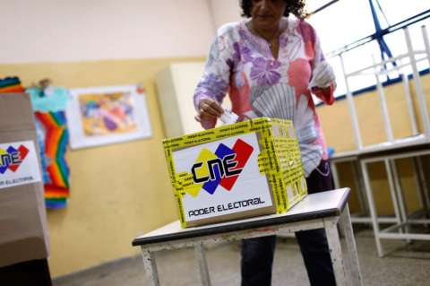 Oposición venezolana impugnó oficialmente las elecciones
