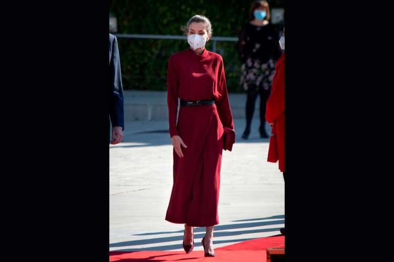 Tendencias de Moda para 2021: vestidos y outfits de Letizia Ortiz