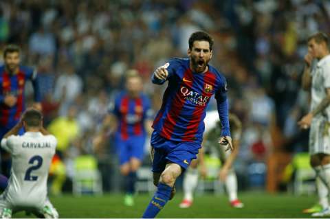 James anota en el clásico, que fue ganado por Barcelona en el último minuto