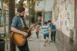 Passenger, el artista que aún se sorprende al ser aplaudido por su público