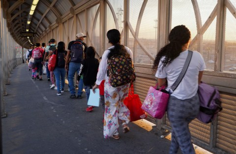Migrantes en EE. UU.: no permitirán renovar “parole” a personas de estos países