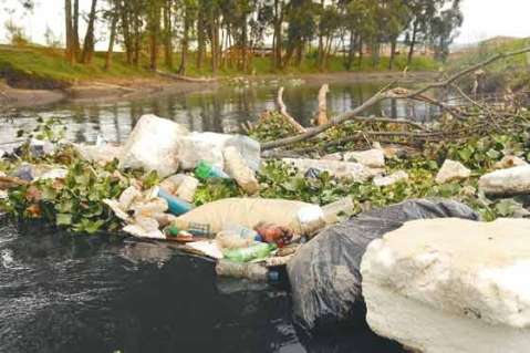 Más de 100 toneladas de basura fueron recogidas del río Bogotá