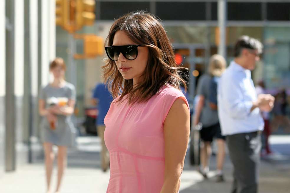 Victoria Beckham convierte su tienda de ropa en una galería de arte.

 / Bang Showbiz