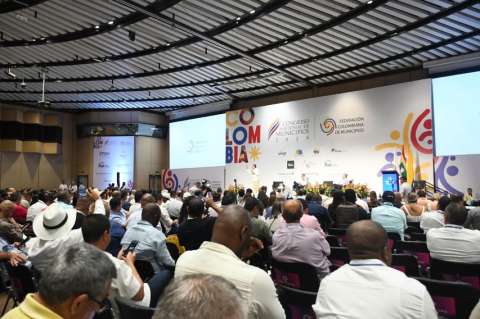 Alcaldes piden garantías fiscales a candidatos y soluciones inmediatas a gobierno Petro