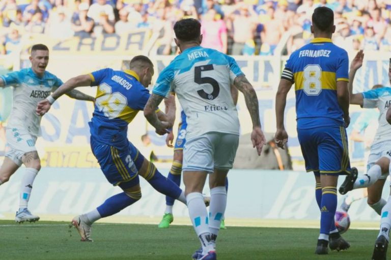 Video: ¡Vergonzoso! 10 expulsados en final entre Boca y Racing
