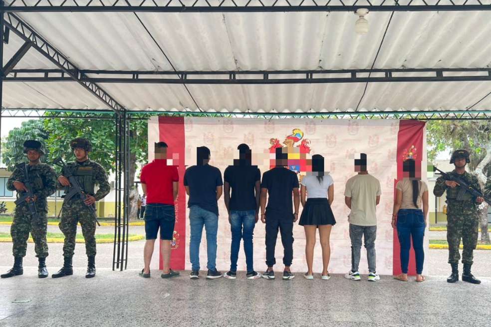Siete disidentes de las Farc, entre ellos una menor reclutada, se entregan en Guaviare