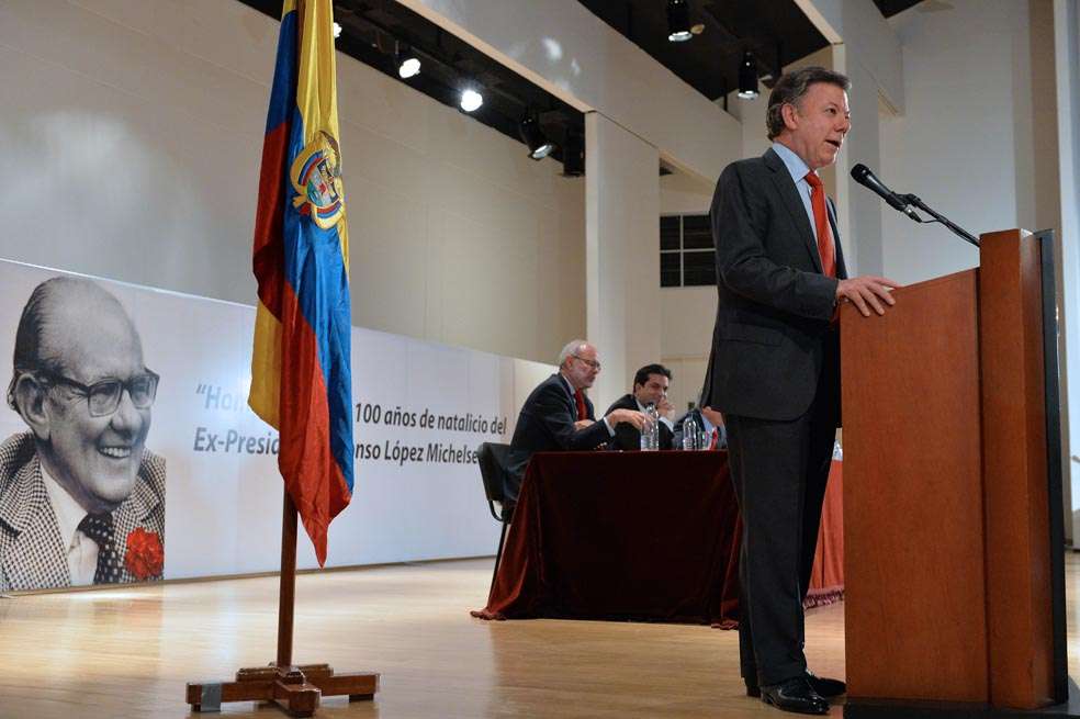 El presidente Juan Manuel Santos en el homenaje del Partido Liberal al expresidente Alfonso López Michelsen. / SNP