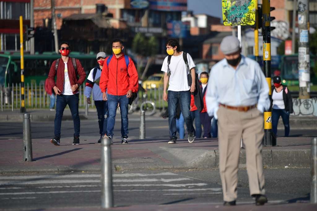 Cuarentena estricta con acompañamiento de la policía y el ejército en la localidad de Suba ante el aumento de casos de Covid – 19 en esta zona de Bogotá