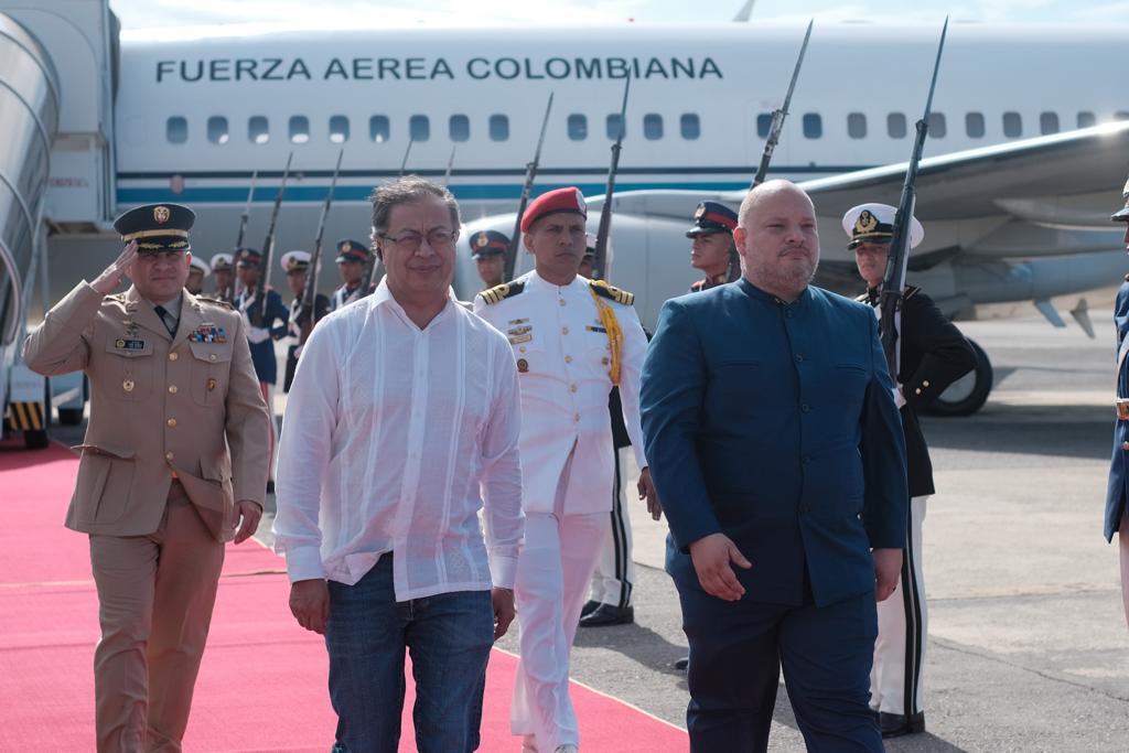 El presidente Gustavo Petro a su llegada a territorio venezolano este jueves 23 de marzo.