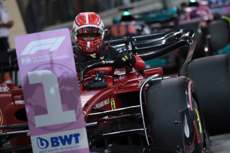 Ferrari, con pie derecho en la Fórmula 1: Charles Leclerc ganó la ‘pole’ en Baréin
