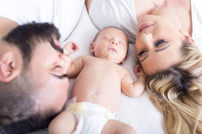 Licencia parental compartida da su primer paso en el Congreso